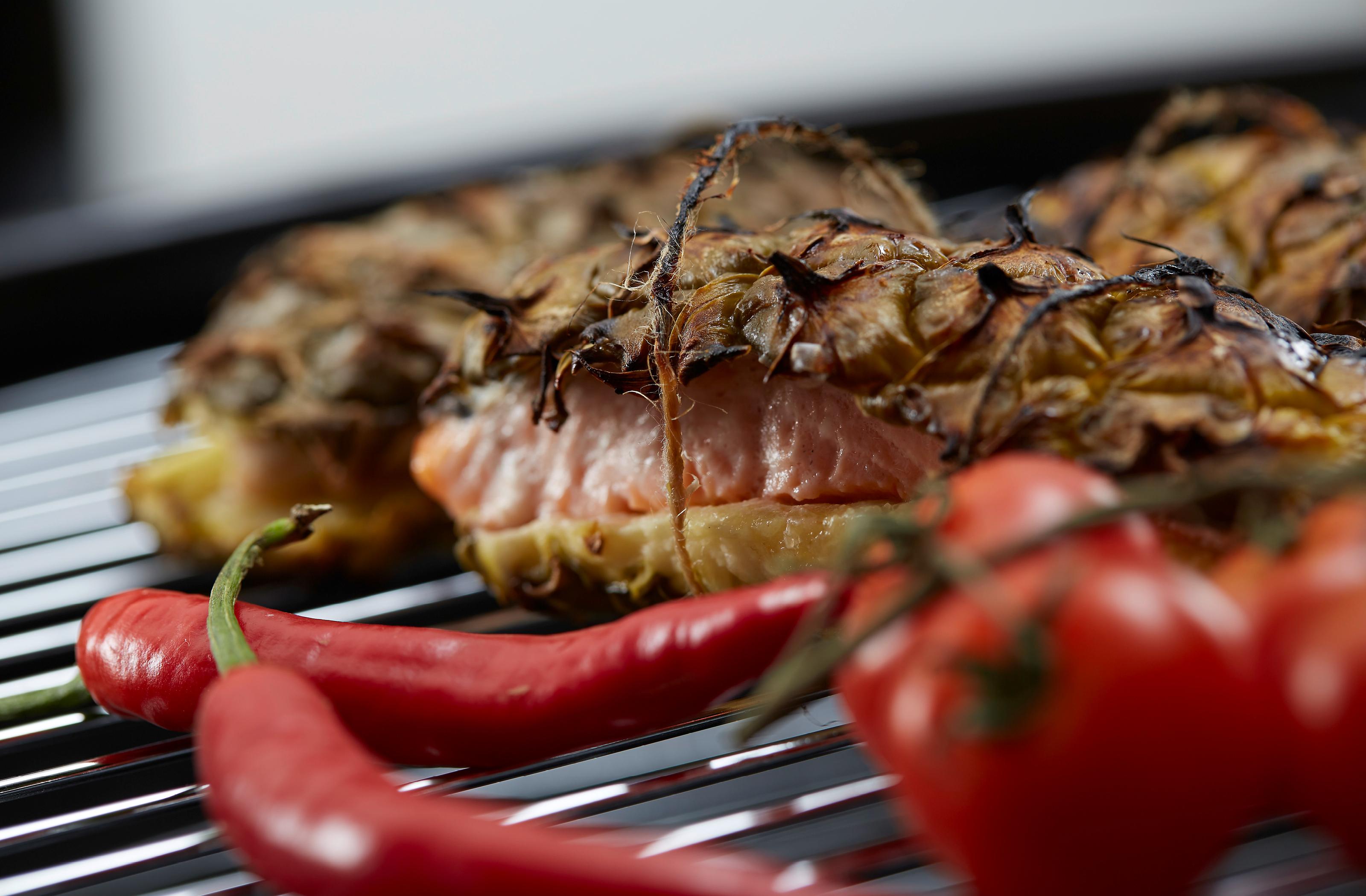 grilovaný losos v ananasovém kabátě, recept