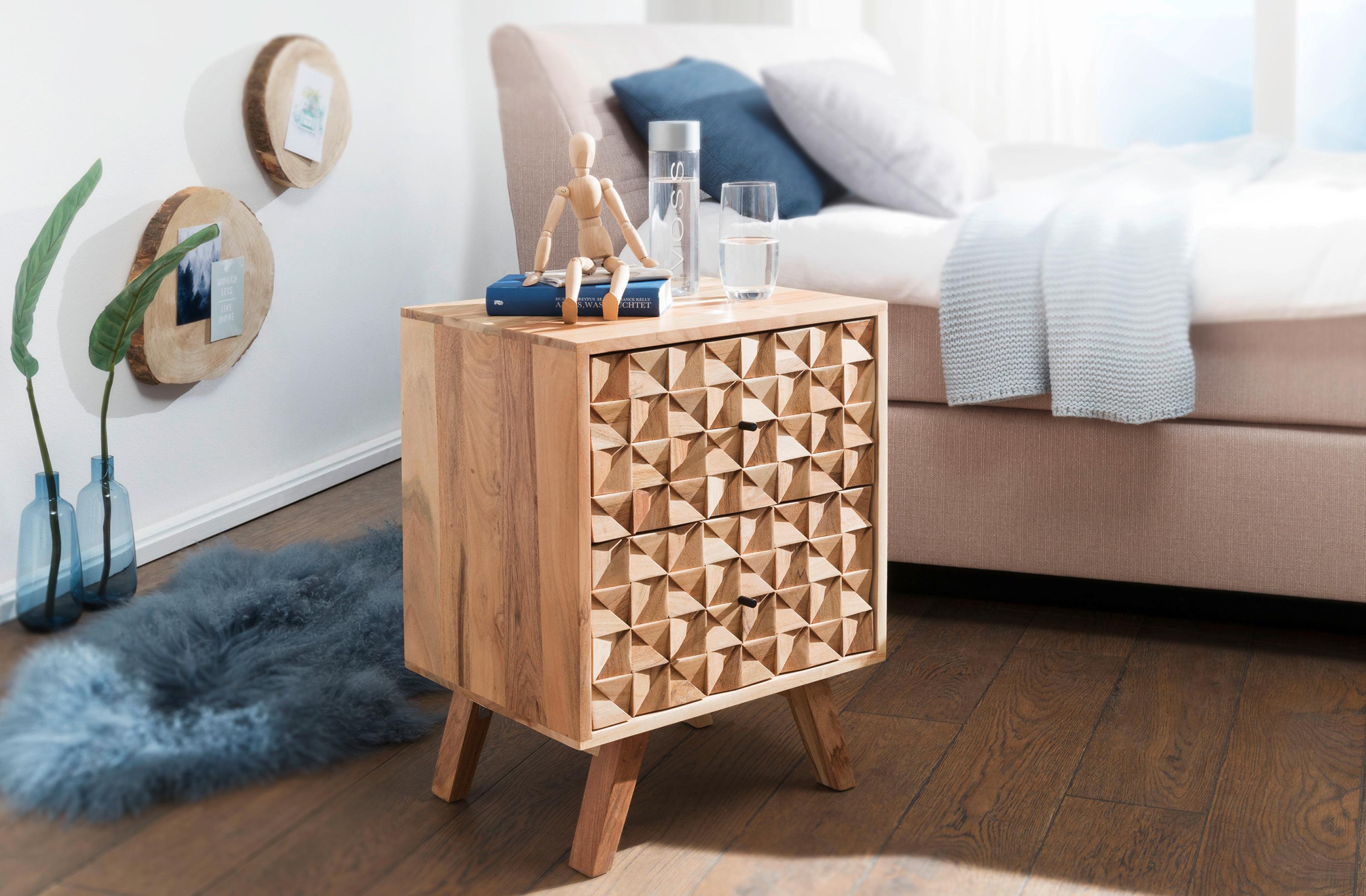 designový dřevěný noční stolek na nožičkách