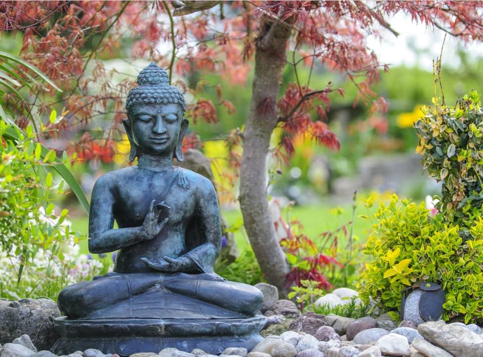 Statue von meditierender Person