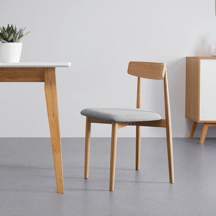 jídelní židle z masivu