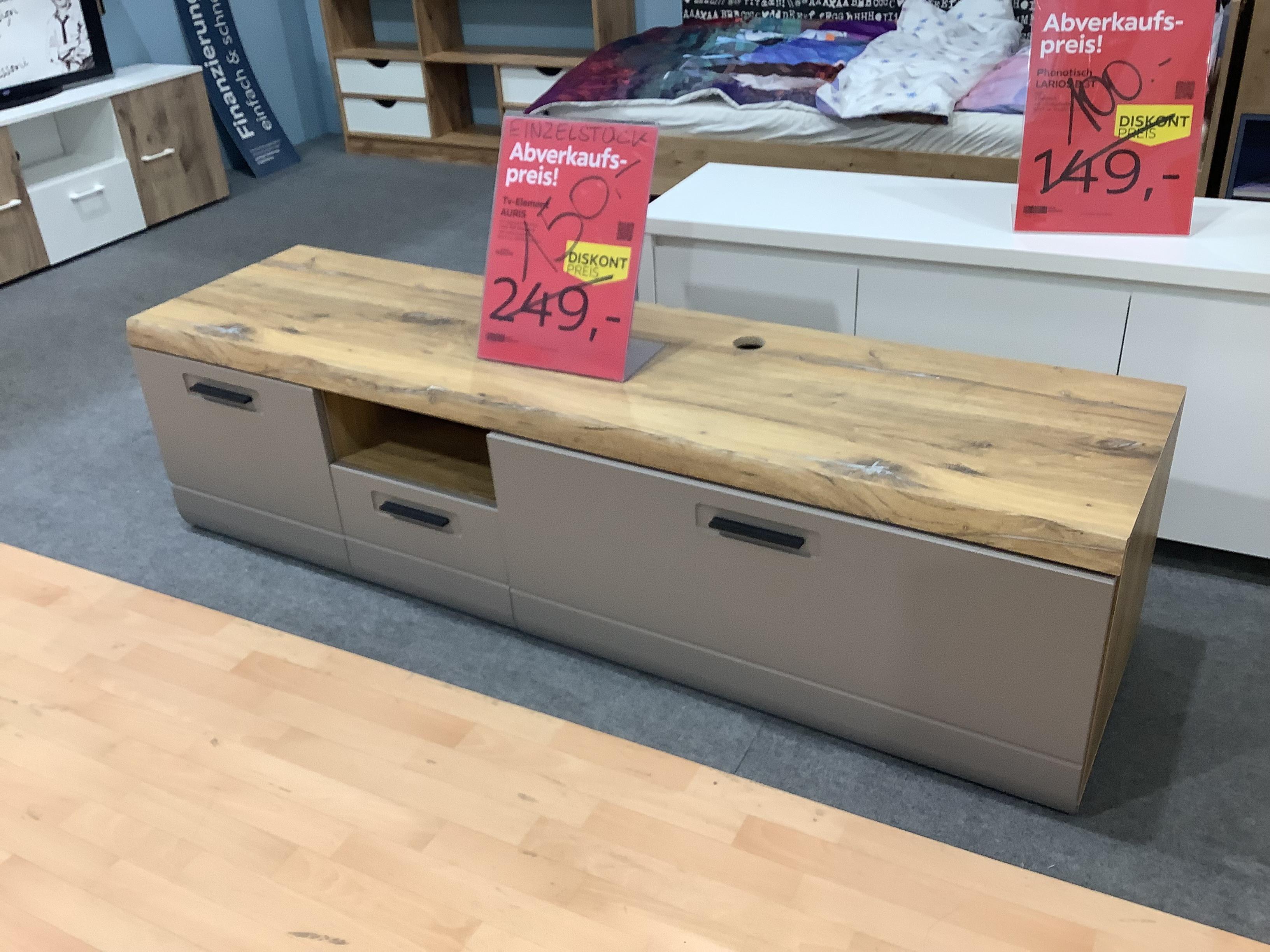 Tv-Element Auris Einzelstück