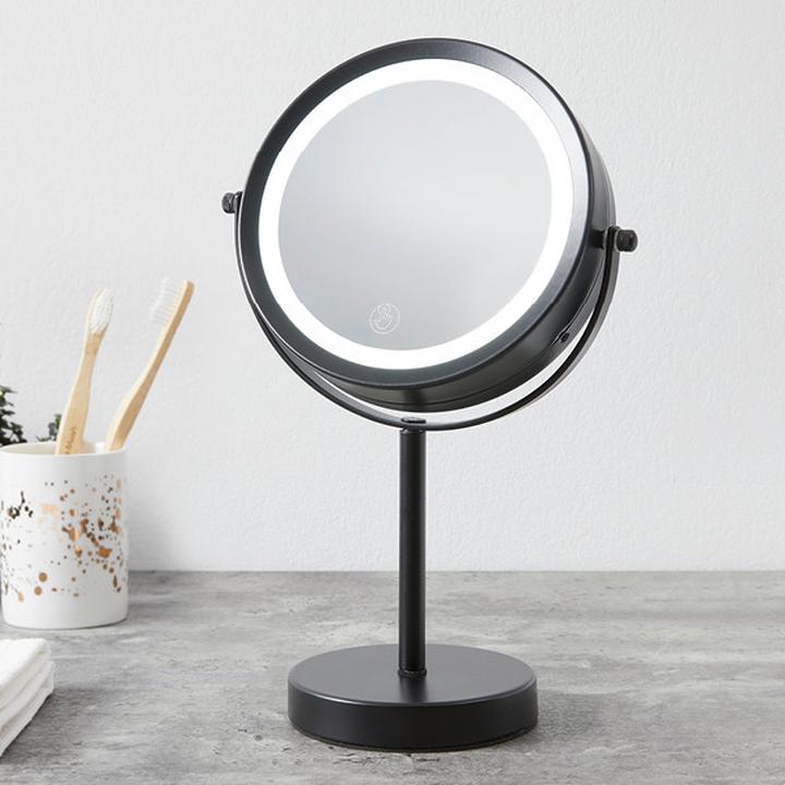 Osvětlená koupelnová zrcadla