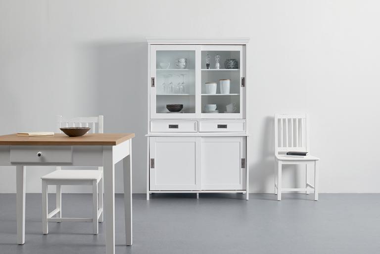 príborníky a kredence