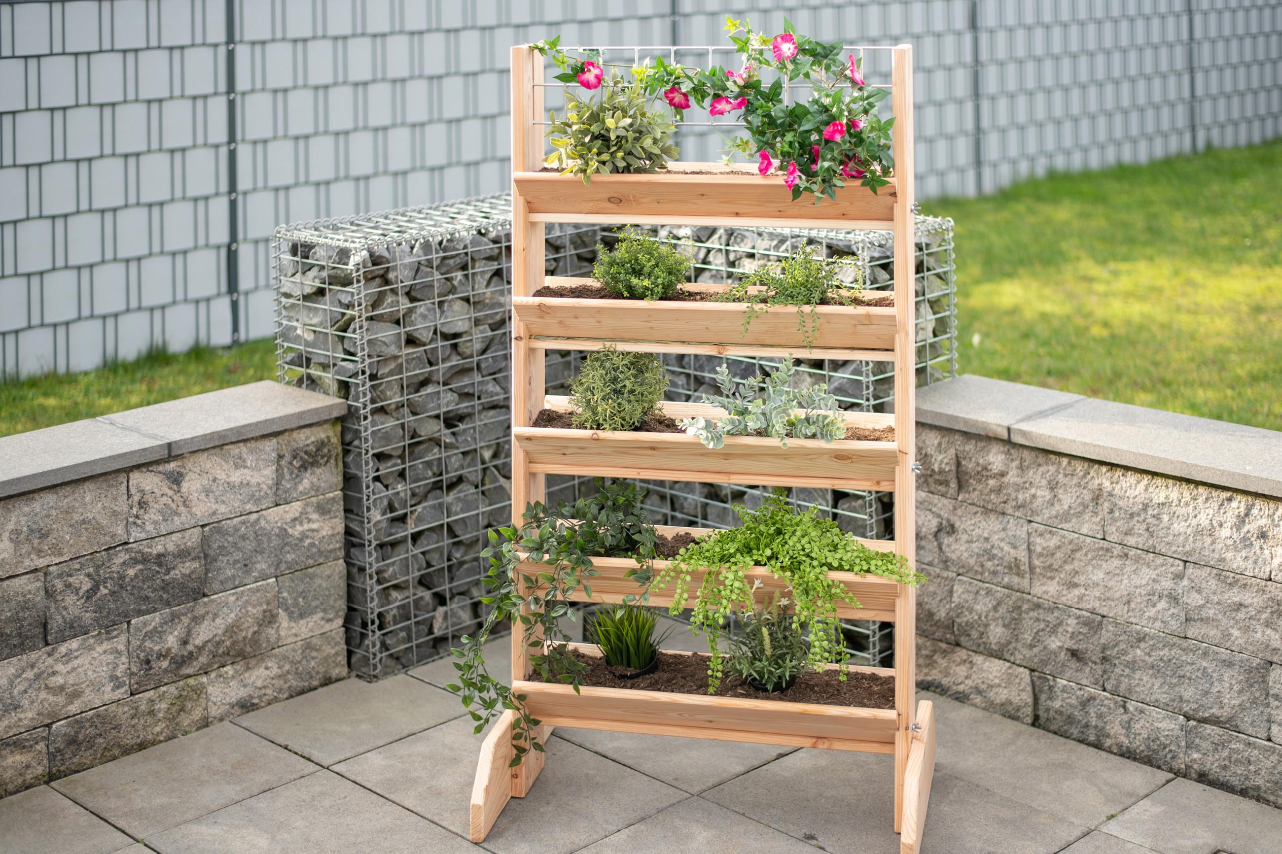Kräuterregal aus Lärchenholz für den Garten