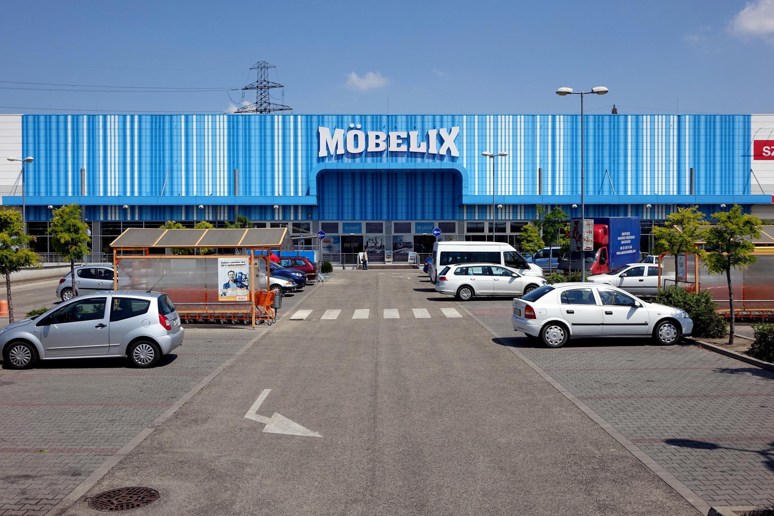 Möbelix Budapest, Savoya Park