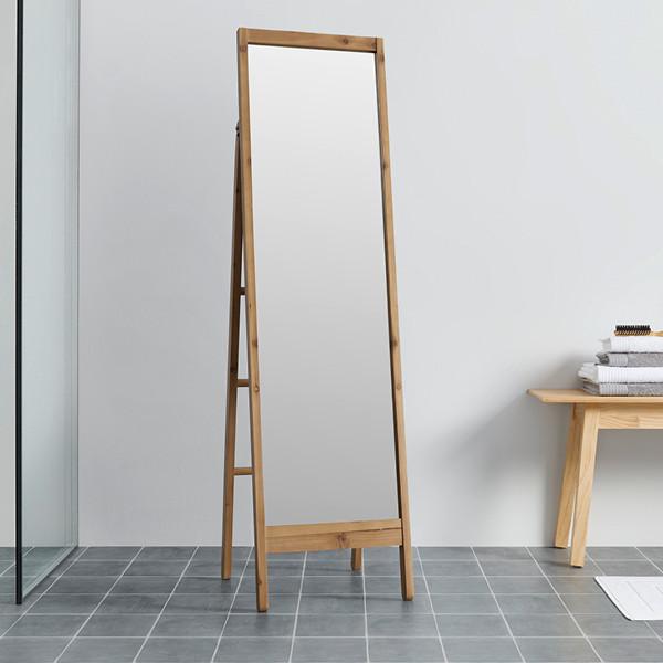 Moderní dřevěná zrcadla do koupelny