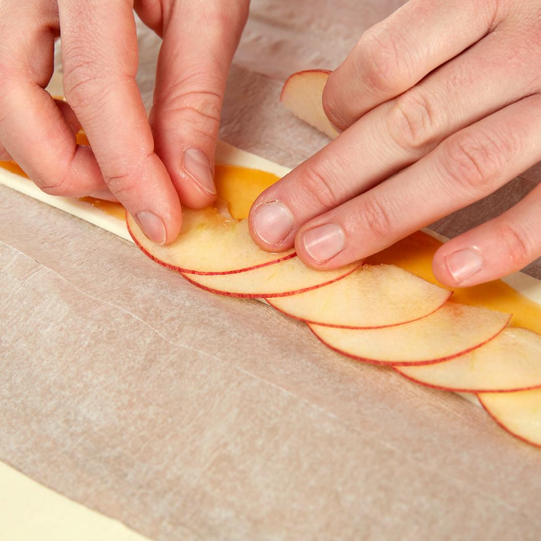 recept na jablečné růžičky z listového těsta, krok 5