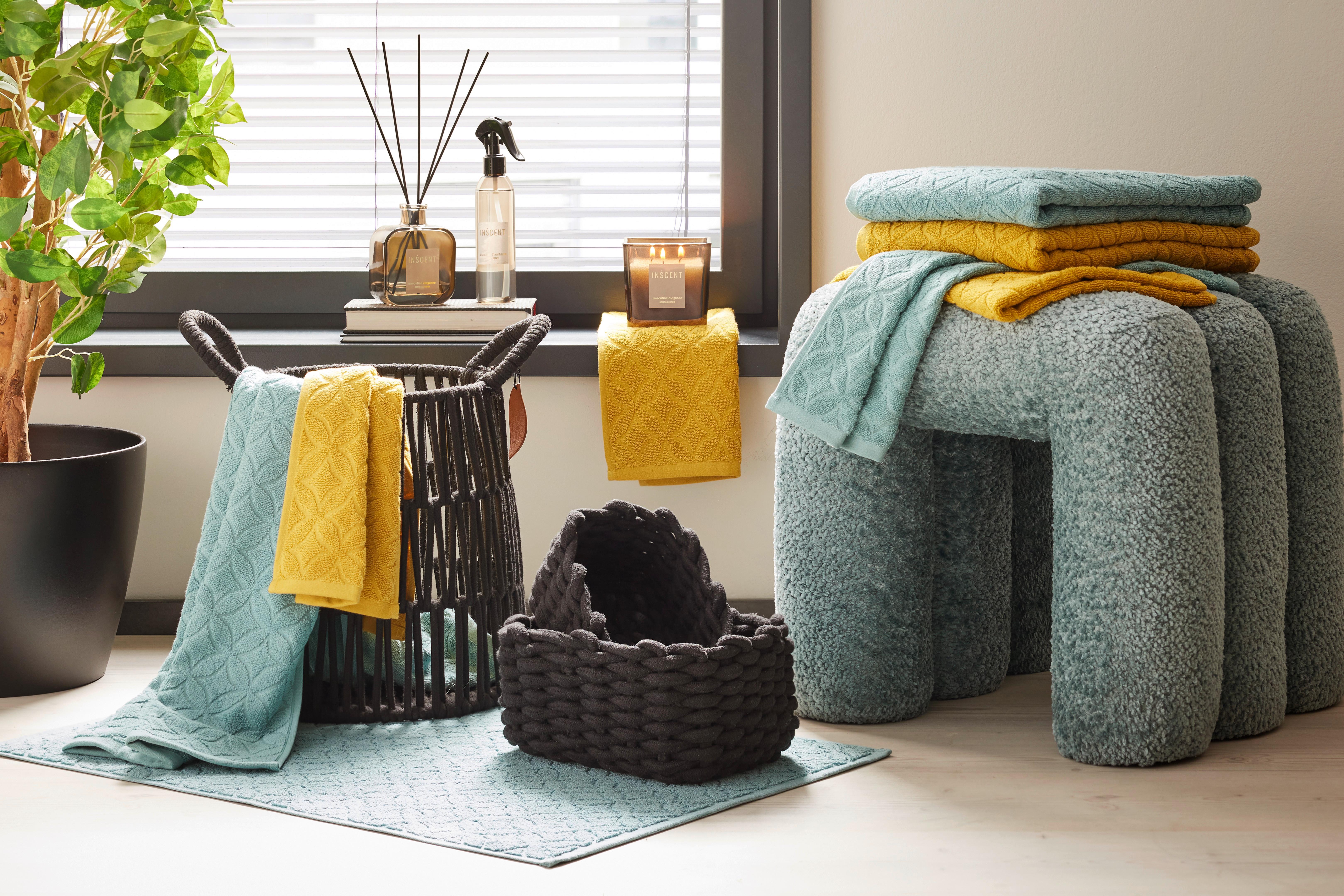 Textilie z kolekce Sunny black