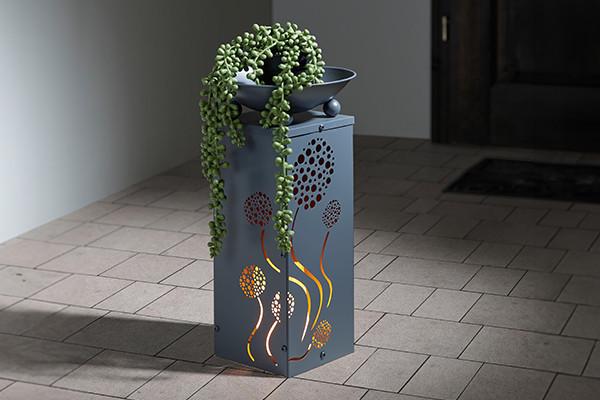 Blumenständer & -tische