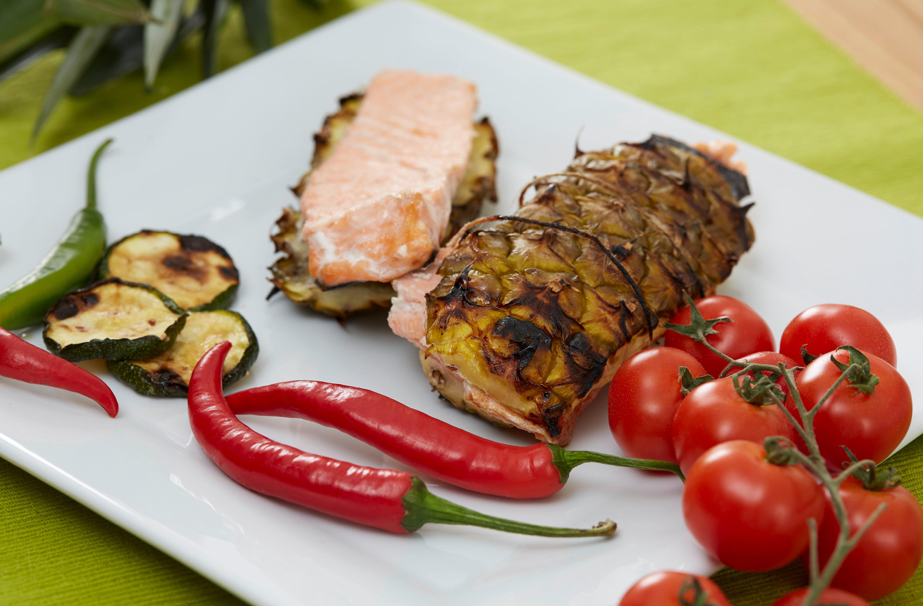 recept na grilovaný losos v ananásovom kabáte