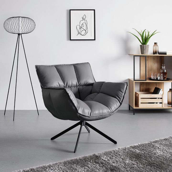 šedé relaxační křeslo