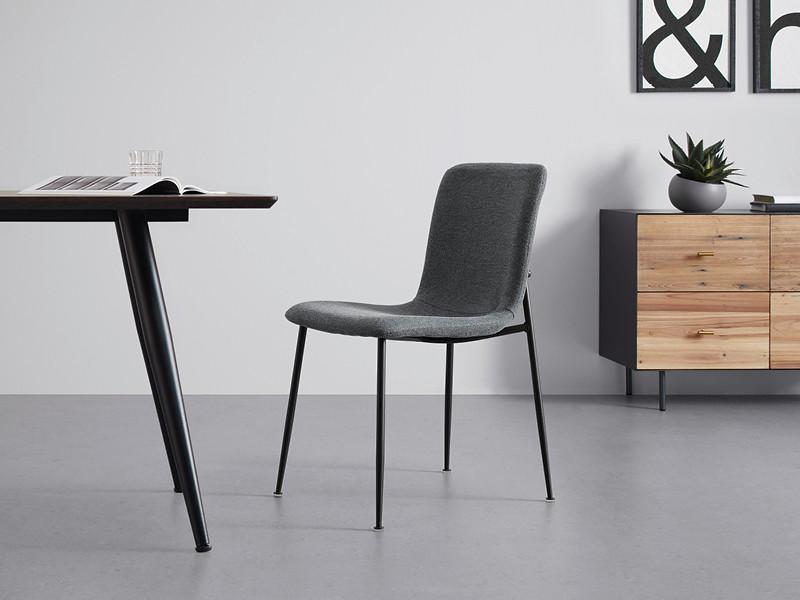 šedá jídelní židle