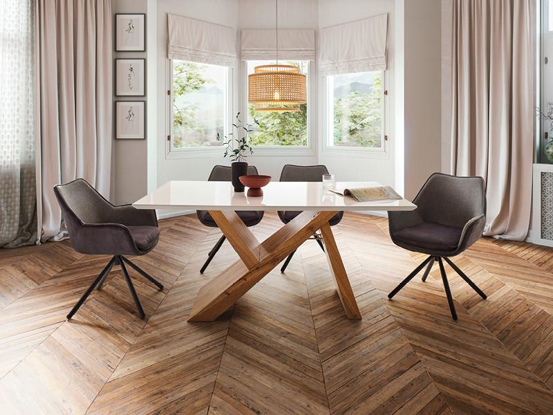 stoly a stolíky do interiéru aj záhrady