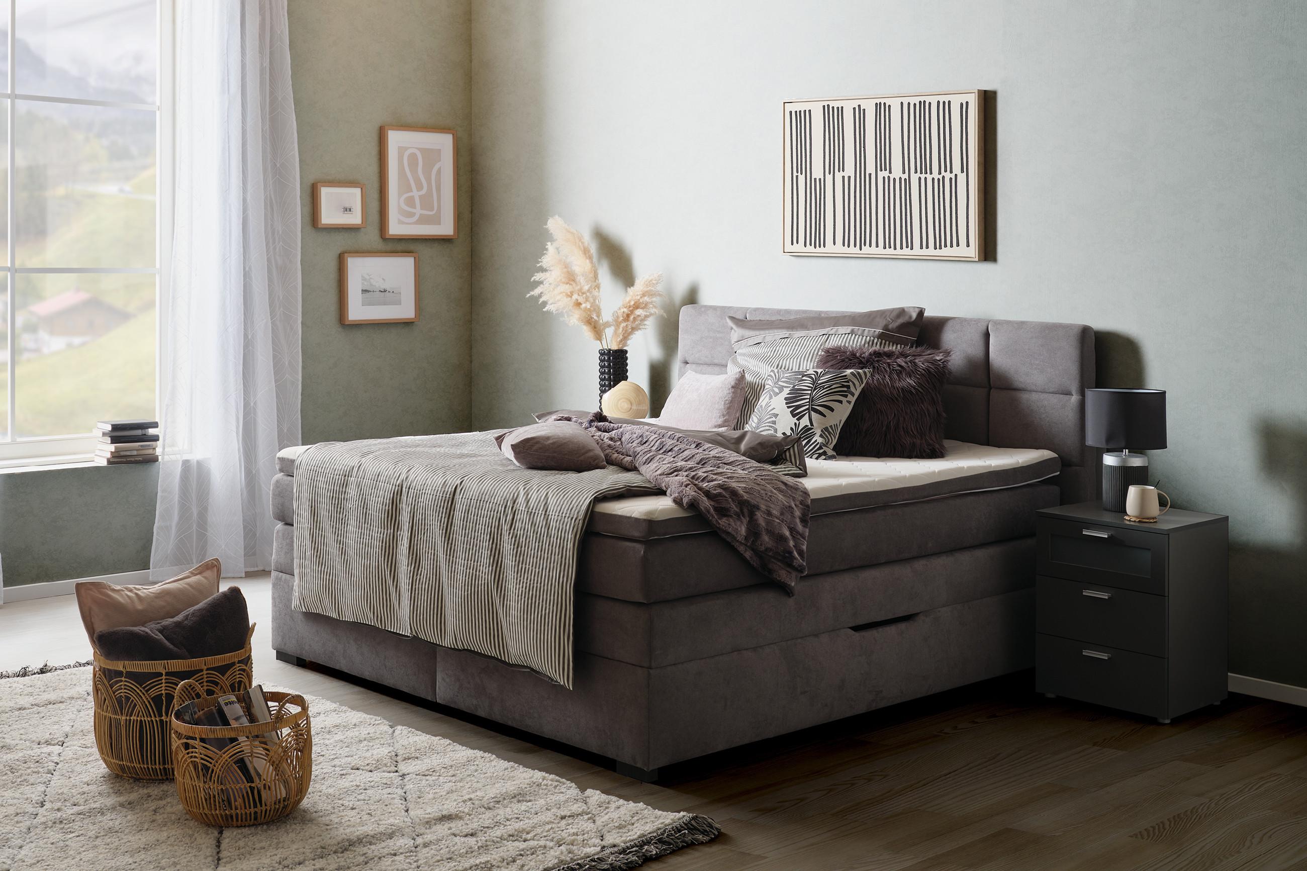 Günstiges Boxspringbett mit Topper und Taschenfederkern