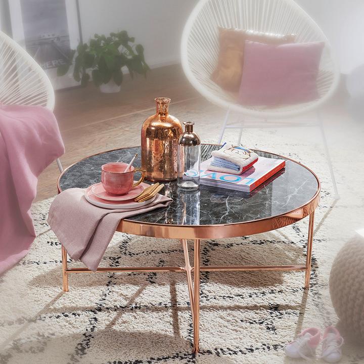 měděný konferenční stolek