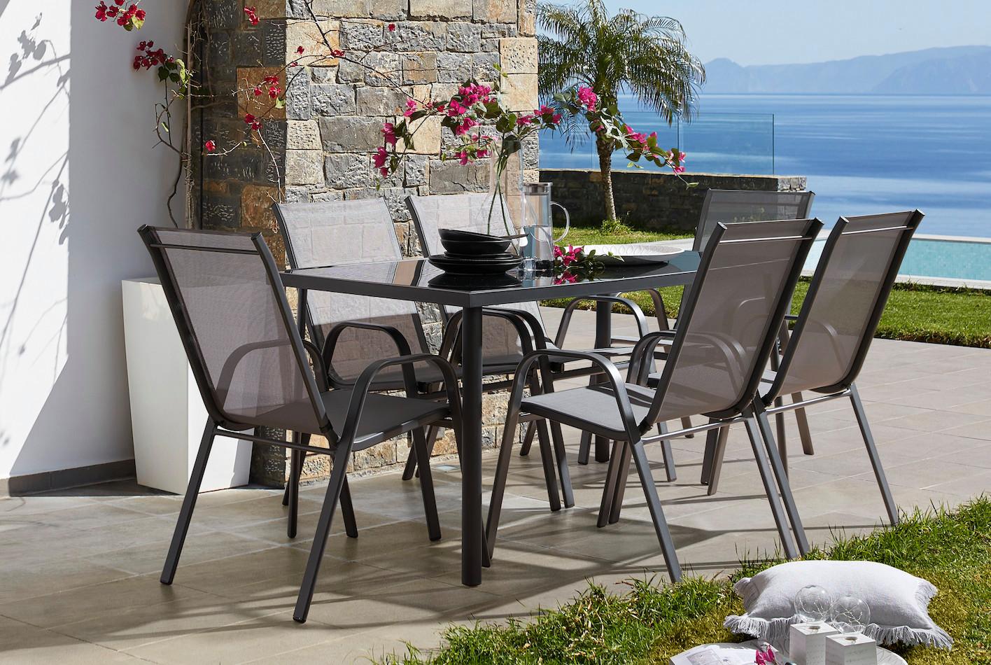 Gartentisch mit Metallgestell