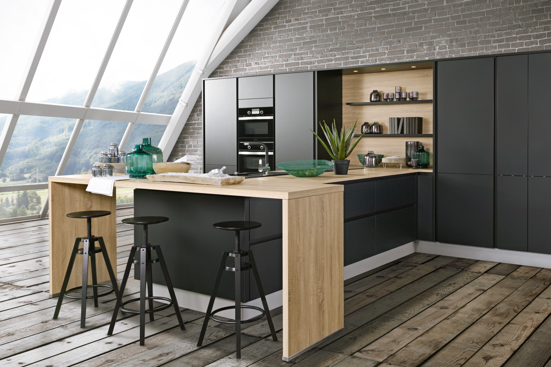 Küche mit Bar planen: Theke, Kücheninsel & Barhocker