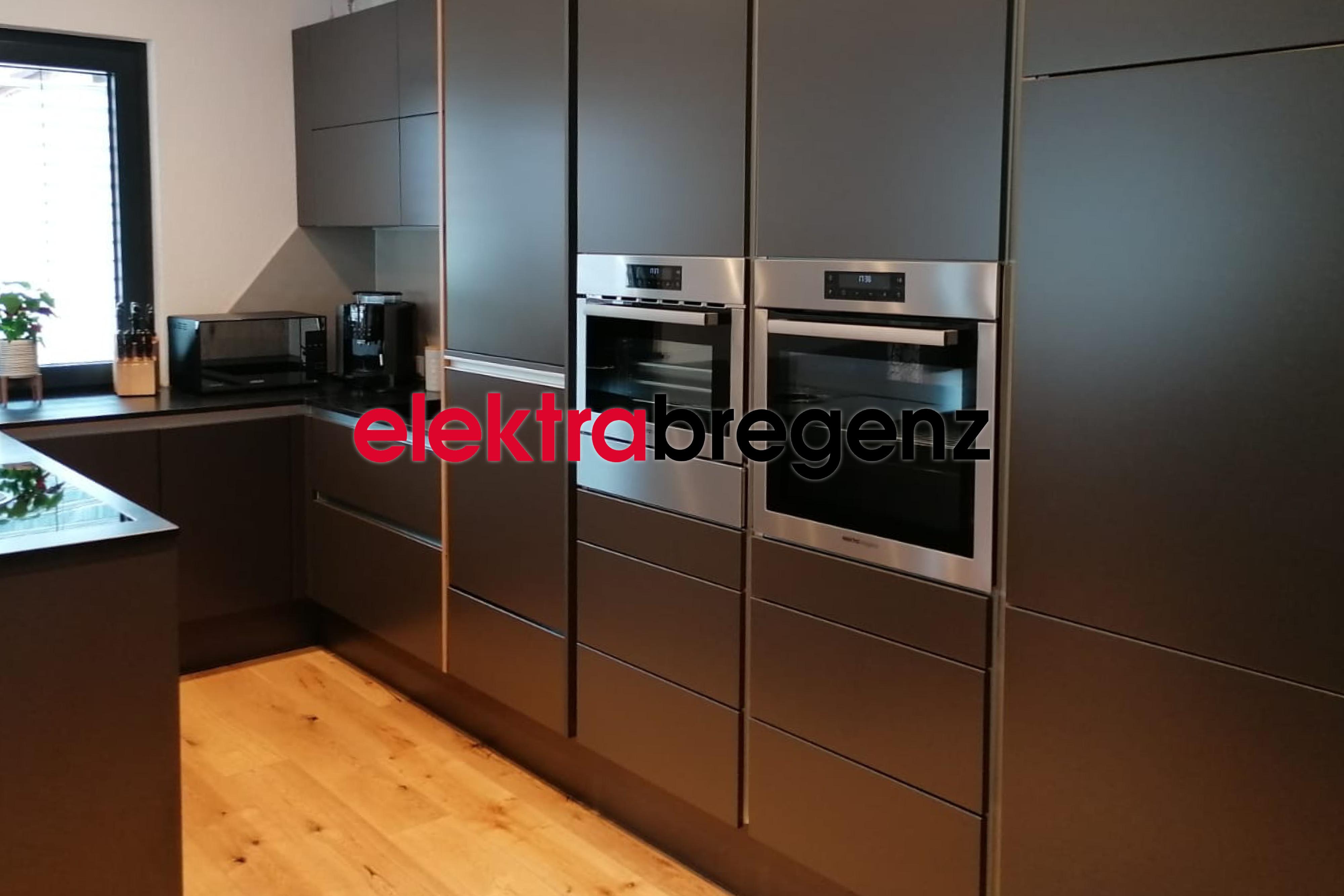 Küche mit Küchengeräten von Elektra Bregenz