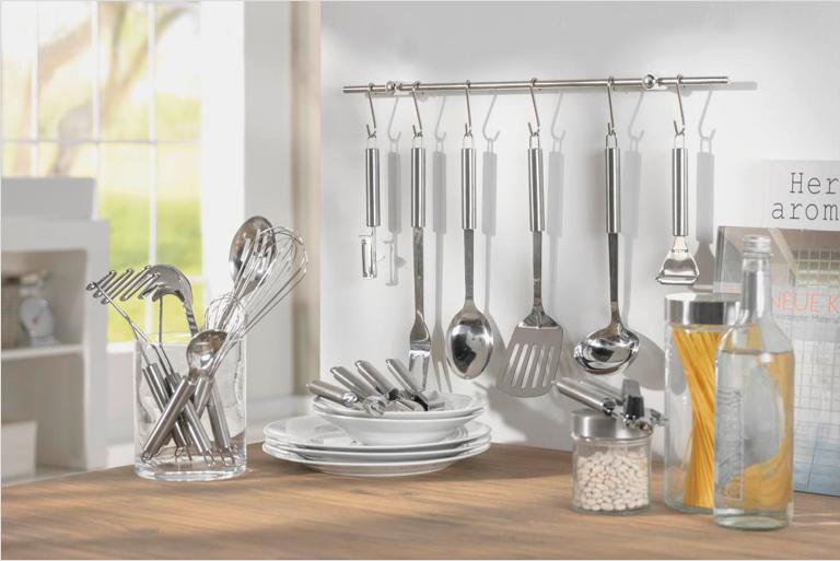 rôzne kuchynské pomôcky