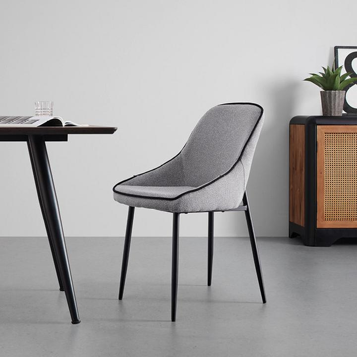 čalouněná jídelní židle