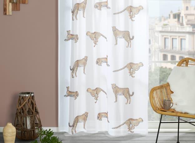 Vorhang mit Tigermotiven darauf