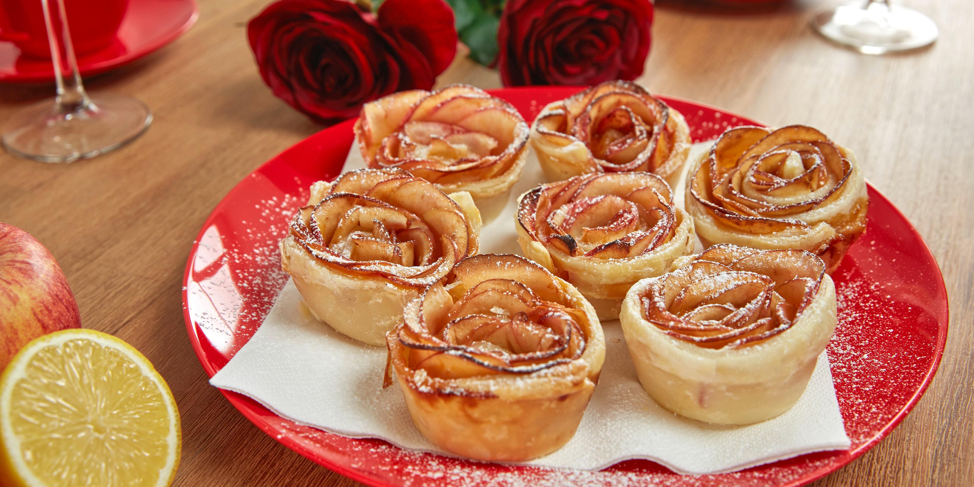 recept na jablečné růžičky z listového těsta