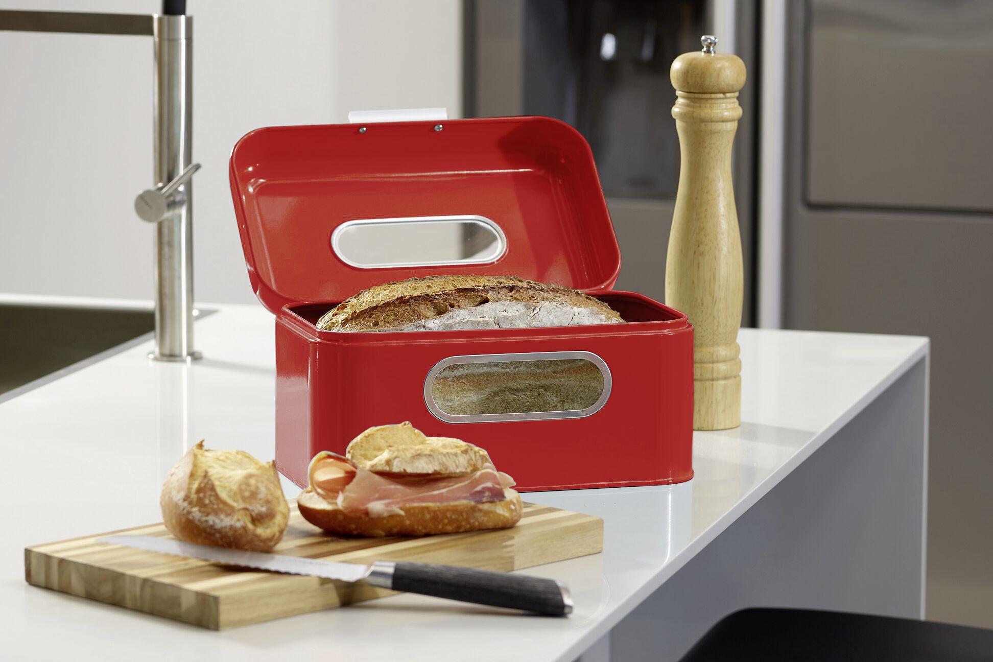Roter Brotkasten aus Eisen