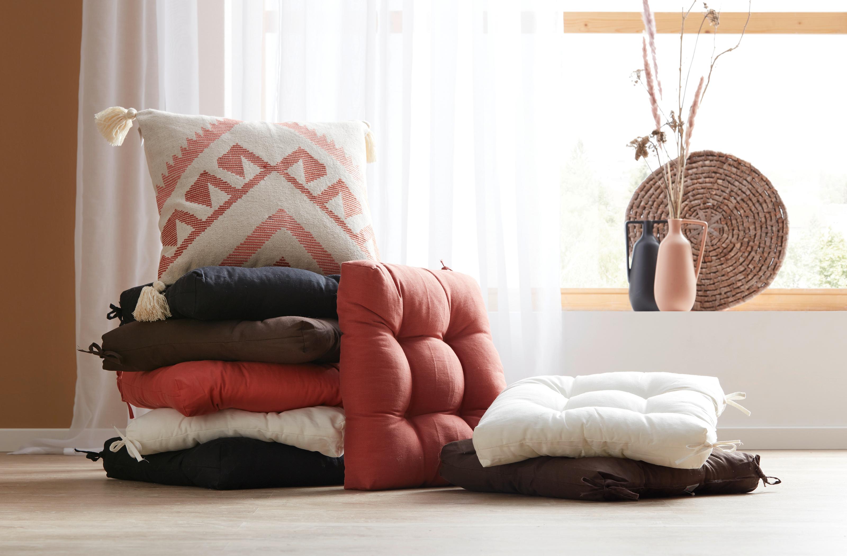 domáci textil, farebné sedacie vankúše na stoličky
