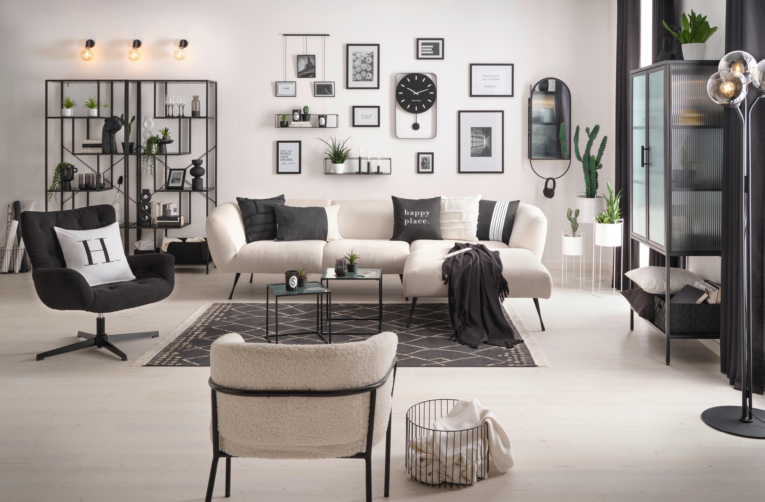 černo-bílý obývací pokoj, stylové bytové doplňky