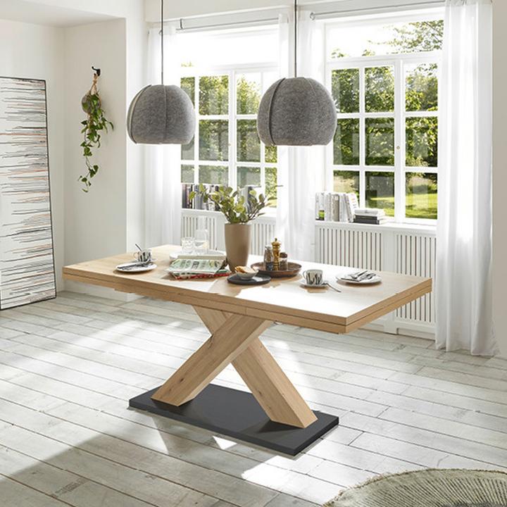 rozkládací jídelní stůl