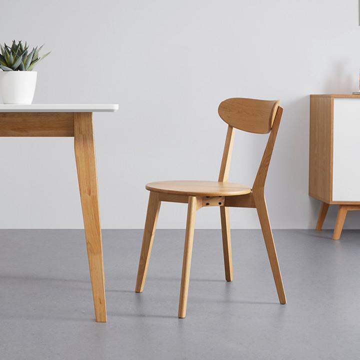 jedálenská stolička dub