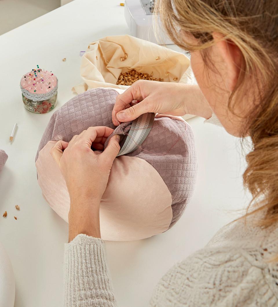 výroba meditačního polštáře na jógu 11