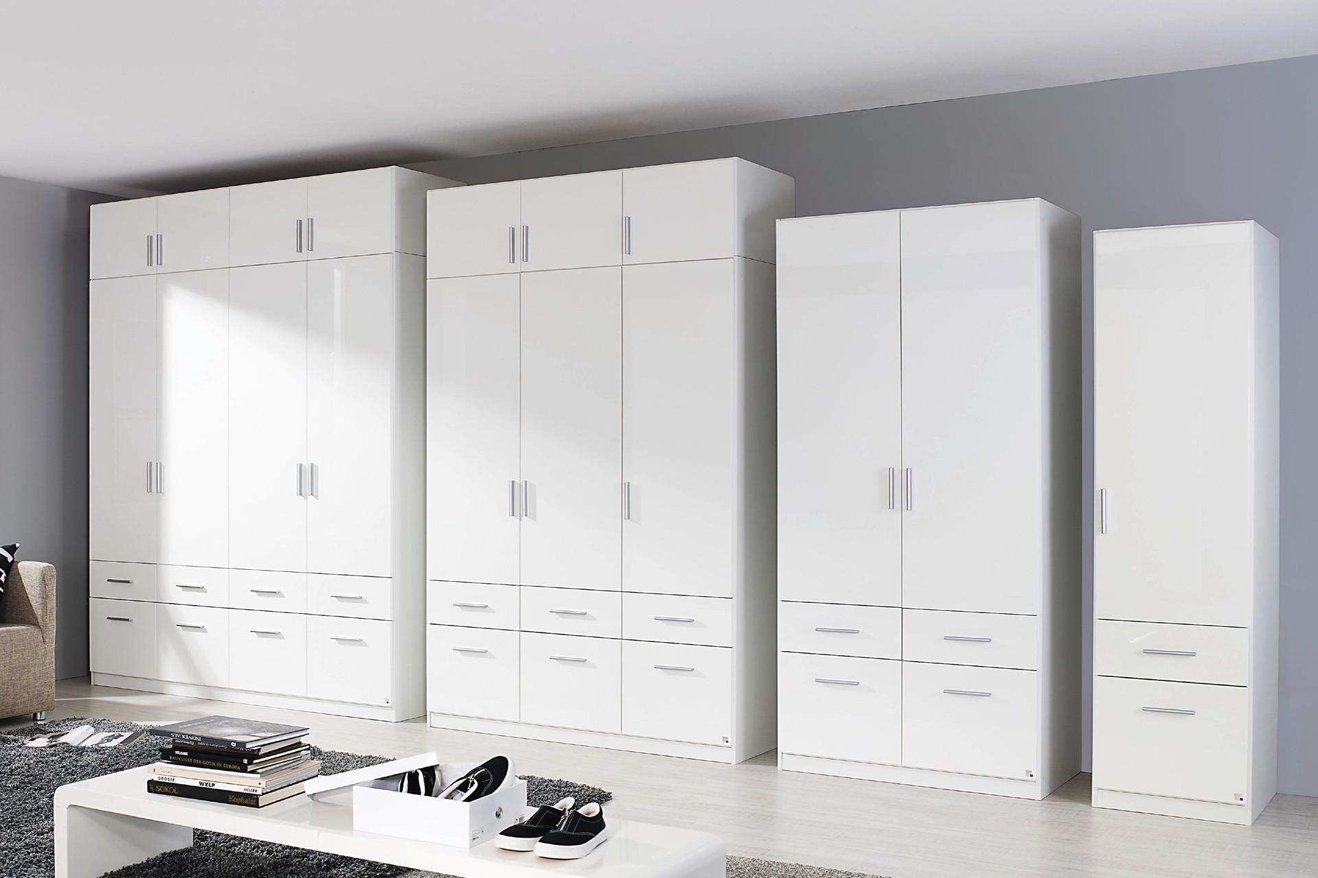 Individuell anpassbarer Schrank aus dem Celle-Sortiment.