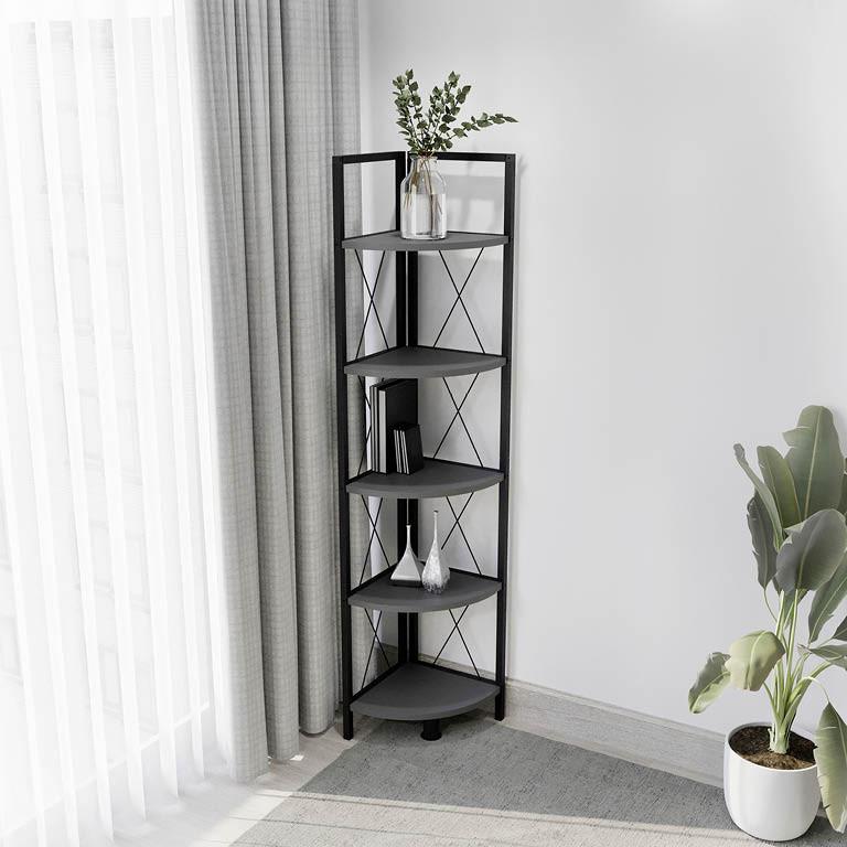 úzky čierny kovový regál