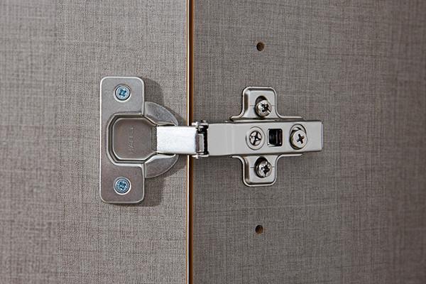 Eisenwaren & Beschläge