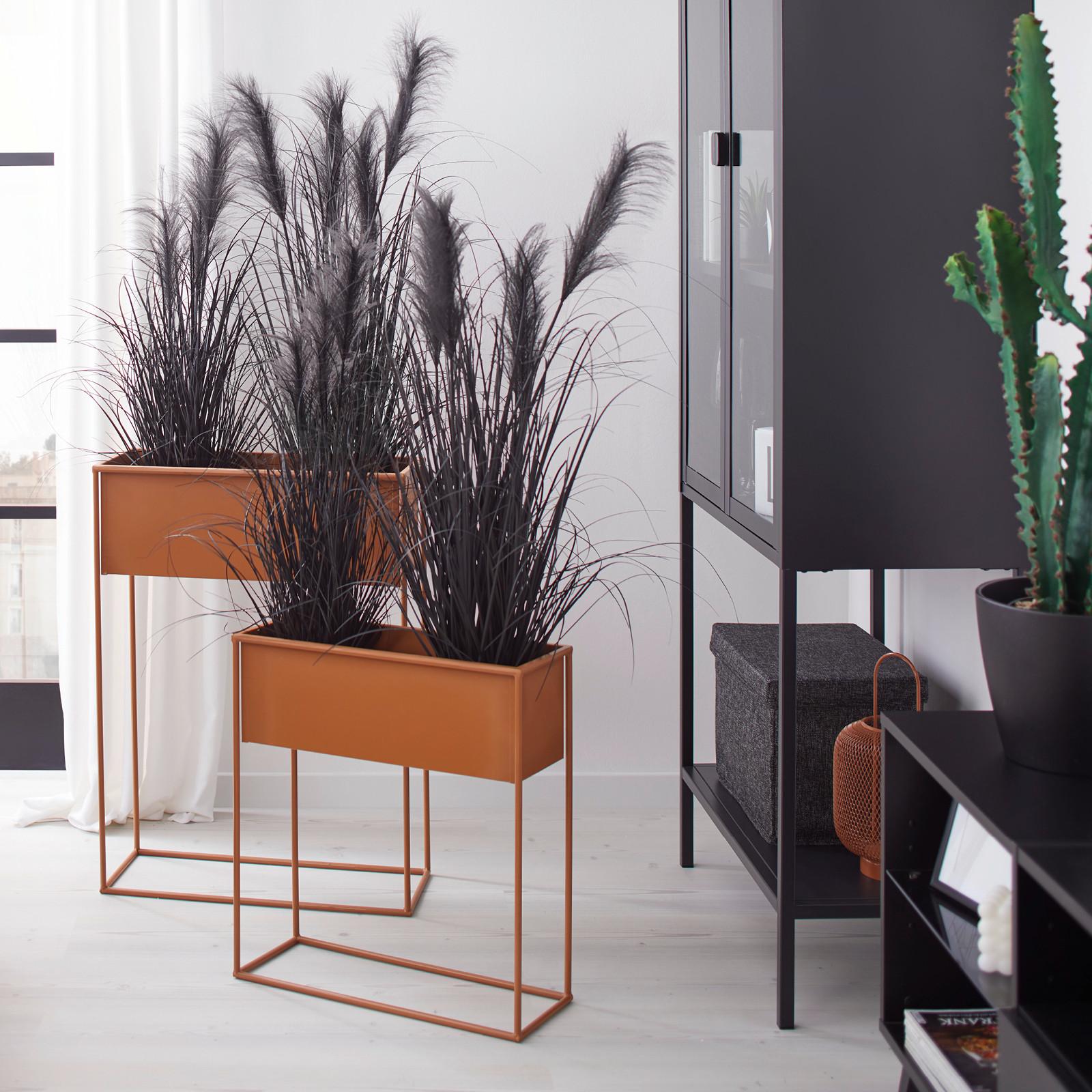 vysoké kovové obaly na kvetináče