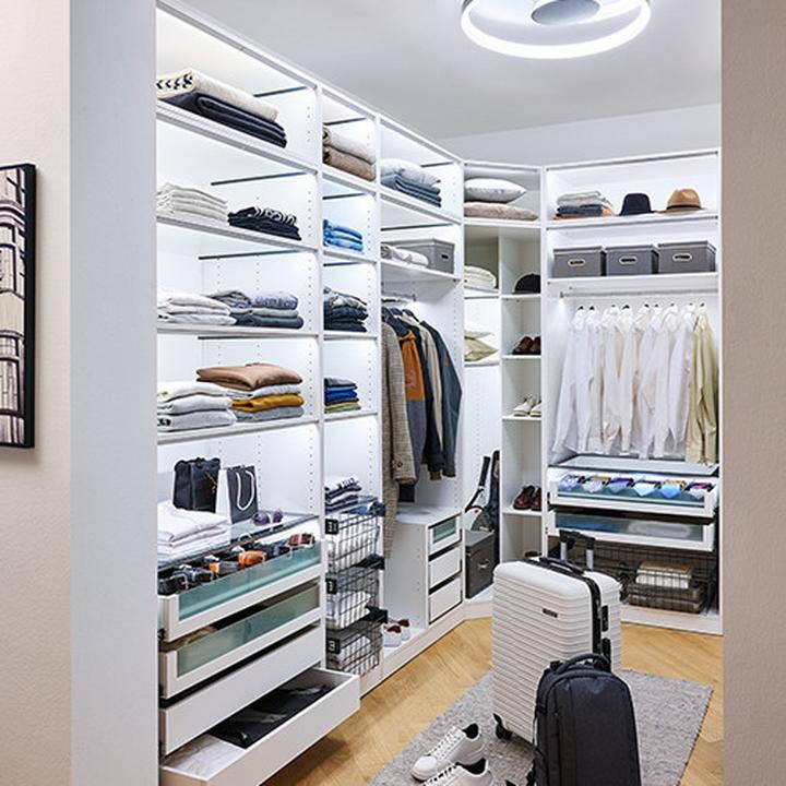 Begehbarer Kleiderschrank kaufen » Top-Angebote | Möbelix.at