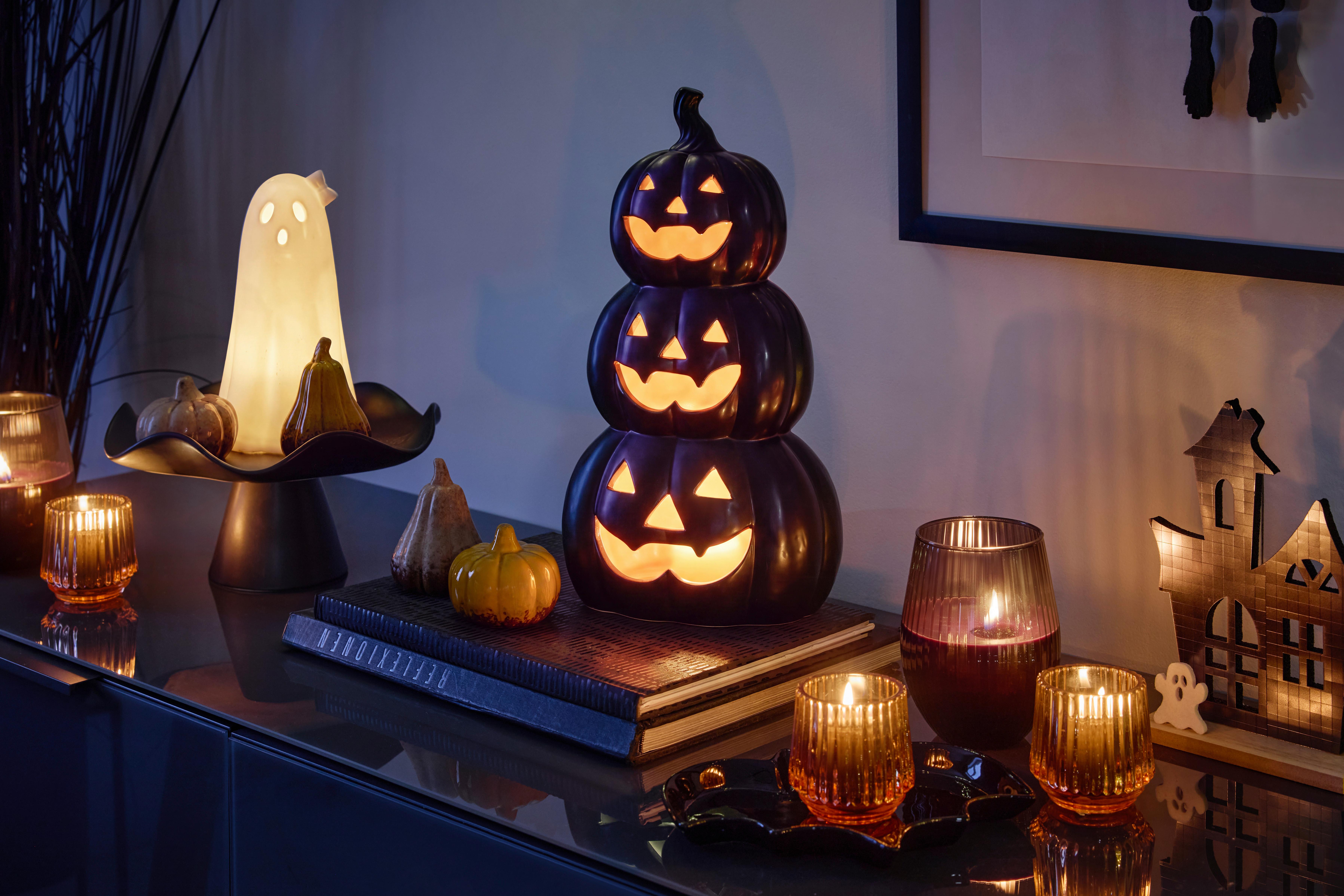 Dekoračné sošky na Halloween tekvica, duch