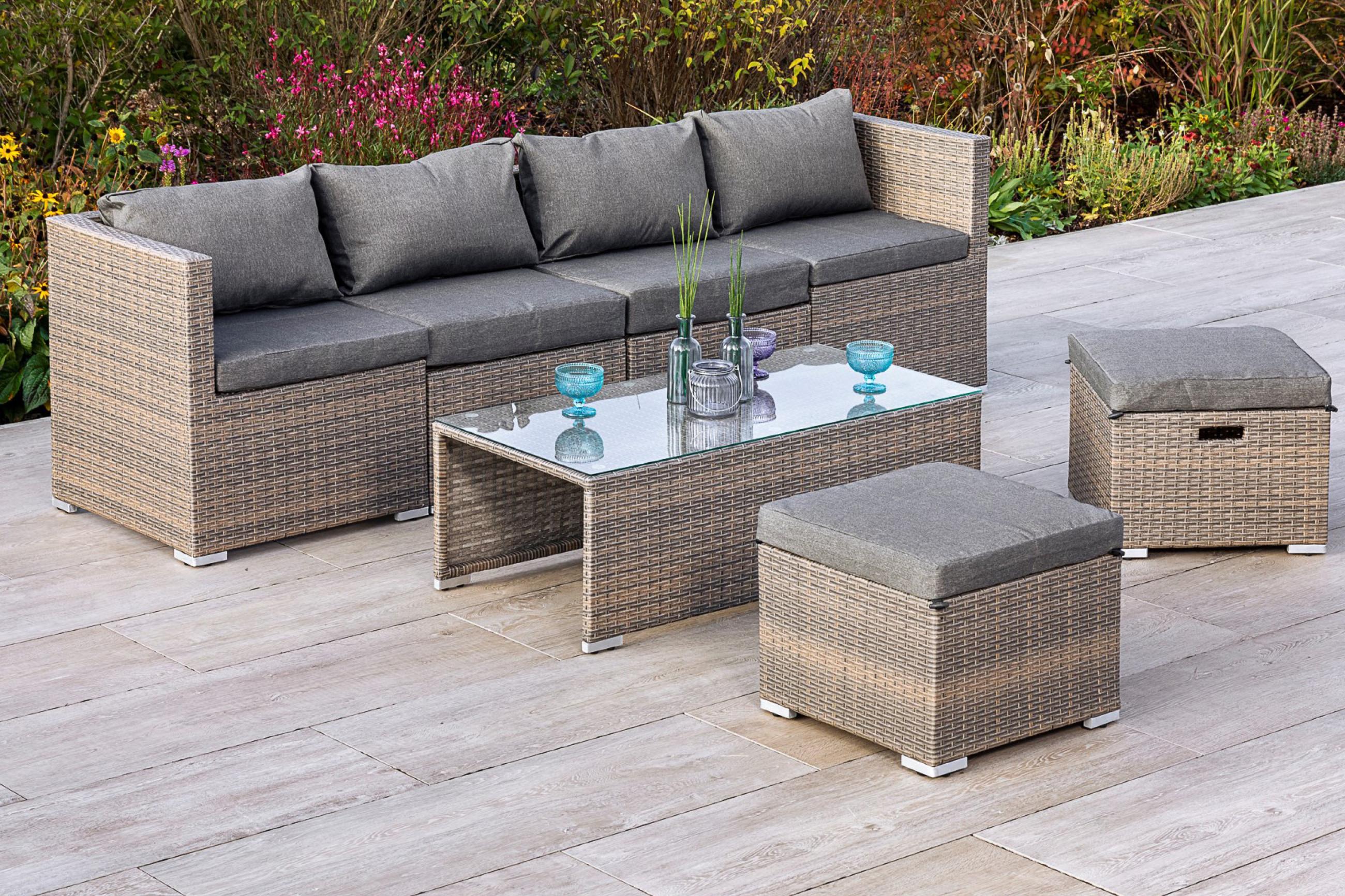 Gartenmöbel-Set mit Kissen