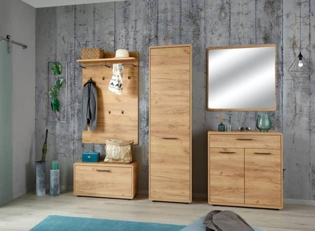 Garderobe in Holzoptik
