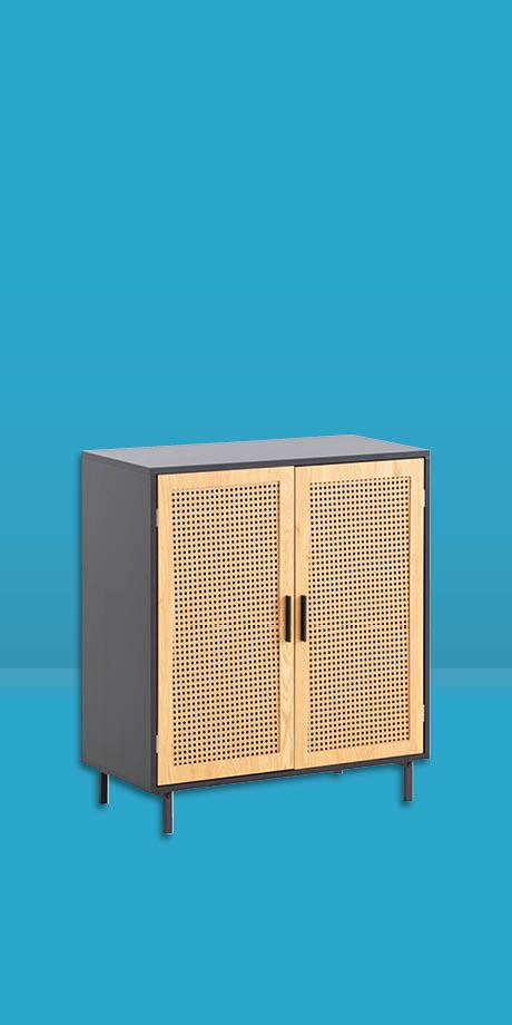 malá drevená komoda