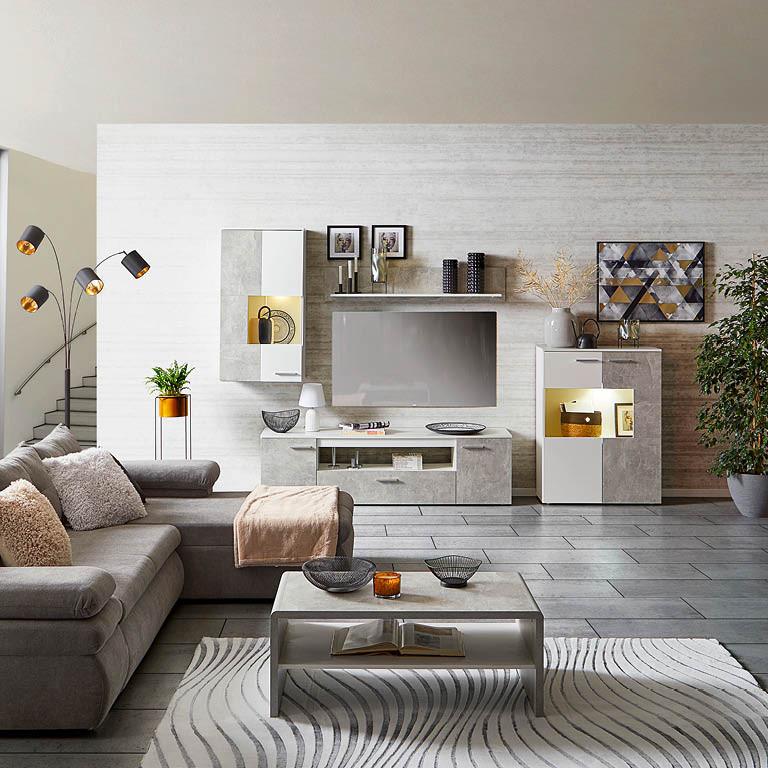 sivá obývacia stena v modernej obývačke