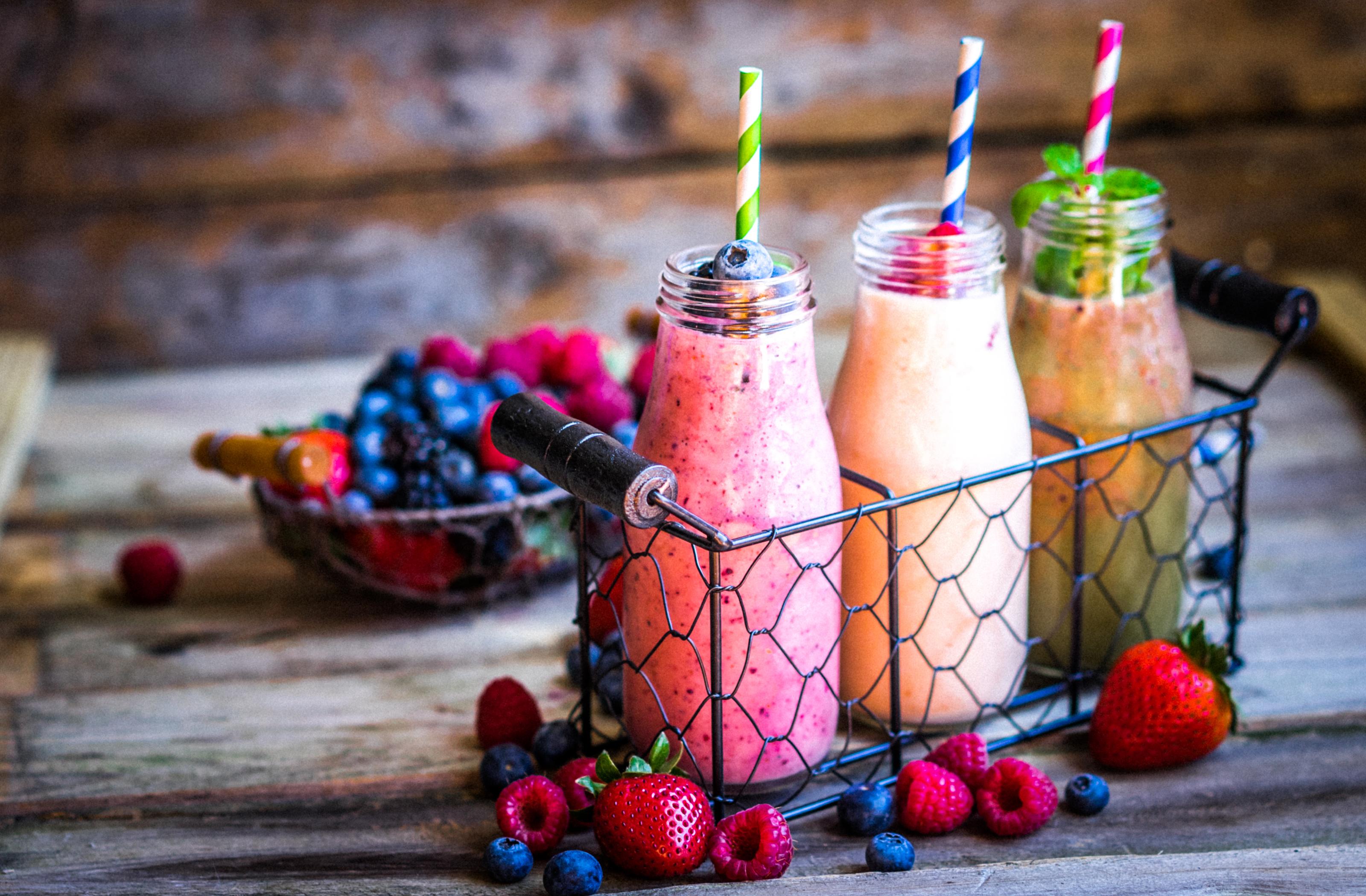 čerstvé ovocné smoothies, zdravé potraviny