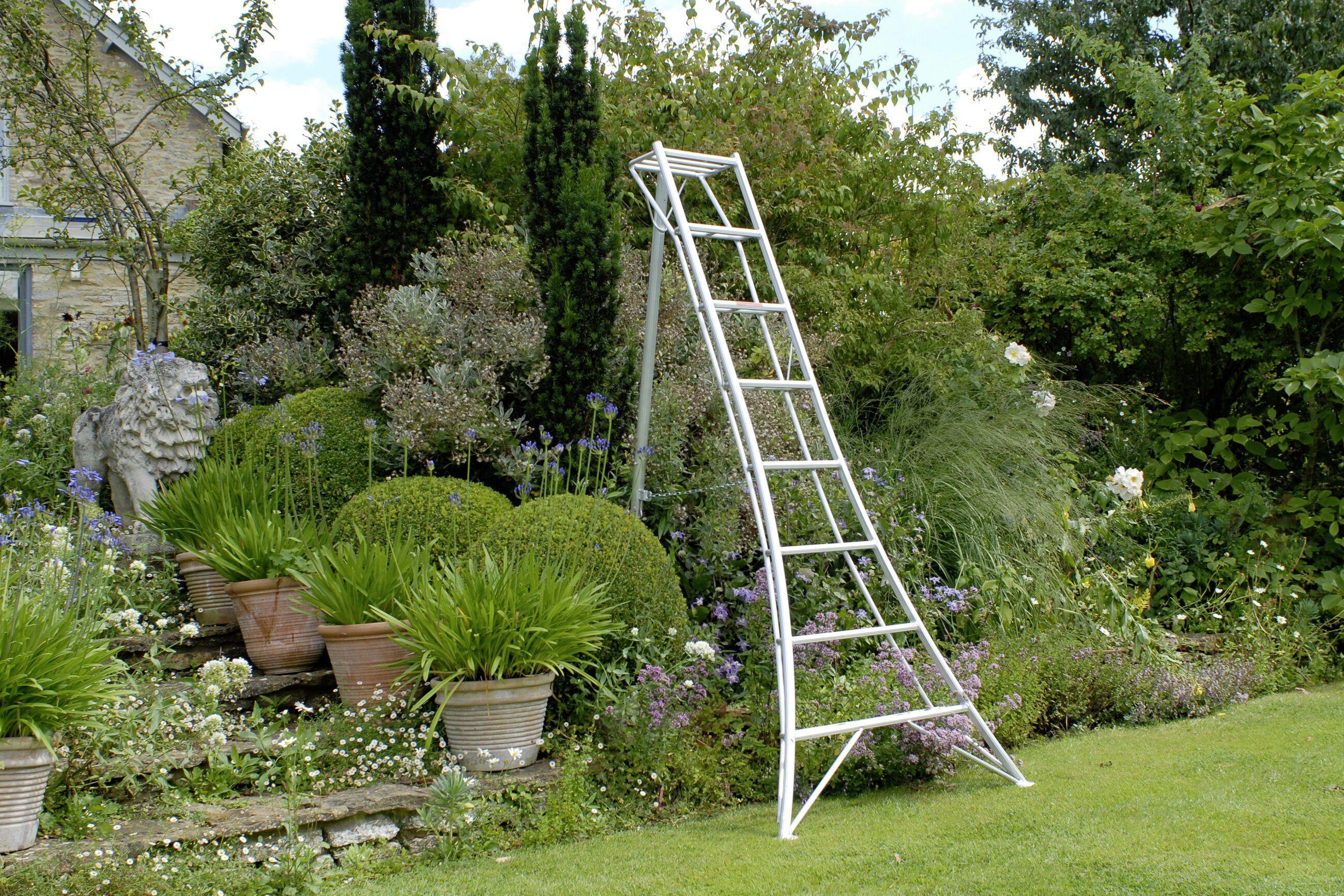 Klappbare Gartenleiter mit Doppelsprossen