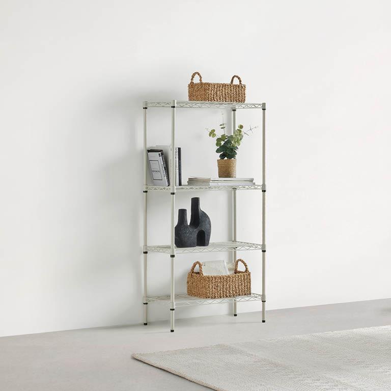 lacný kovový regál na kvety