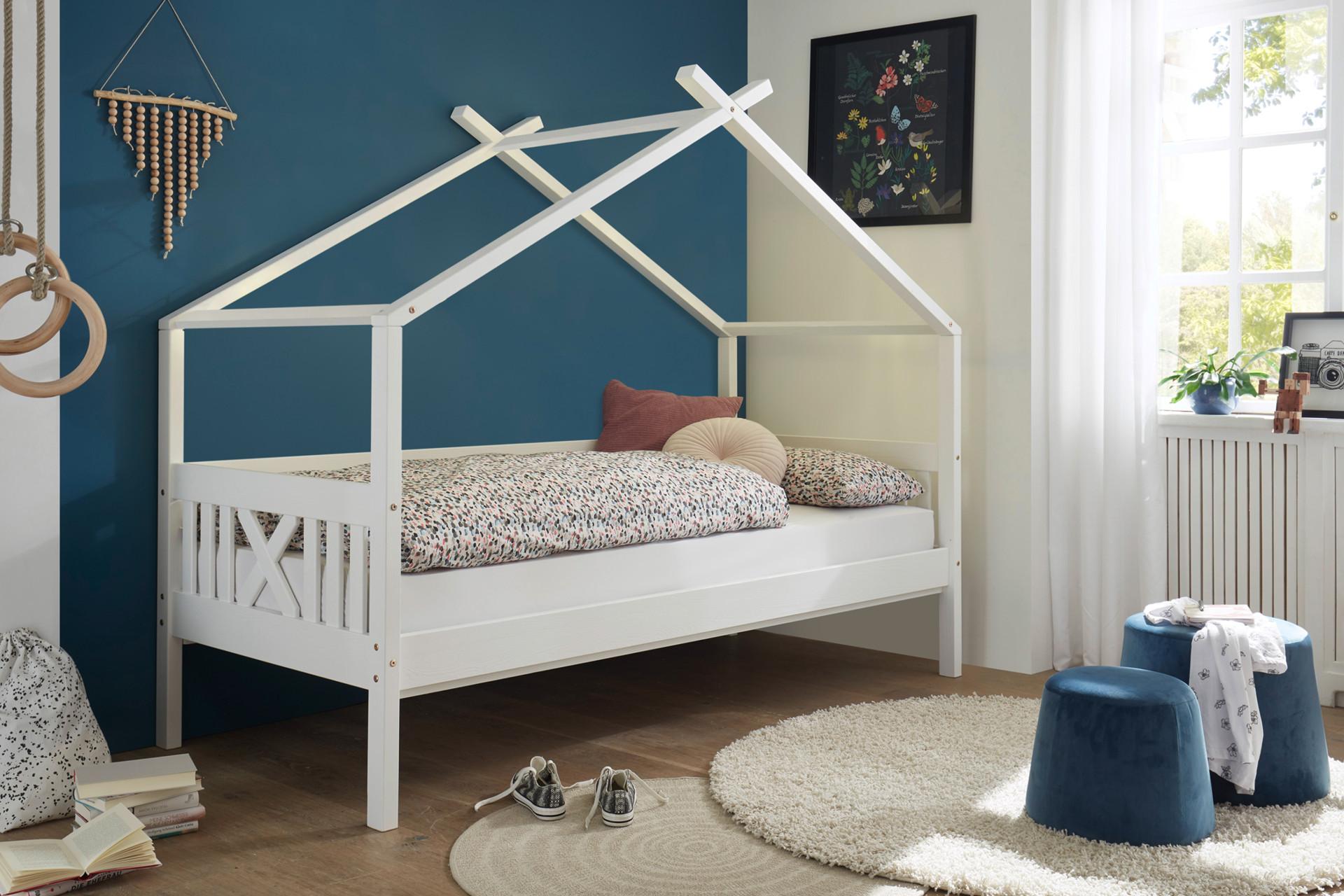 weißes Kinderbett aus Holz