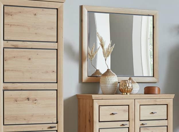 Kommode und Schrank in Holzoptik