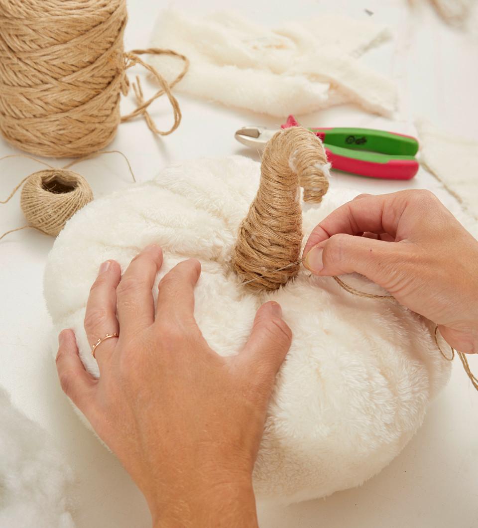 DIY farebné tekvice z látky, postup výroby
