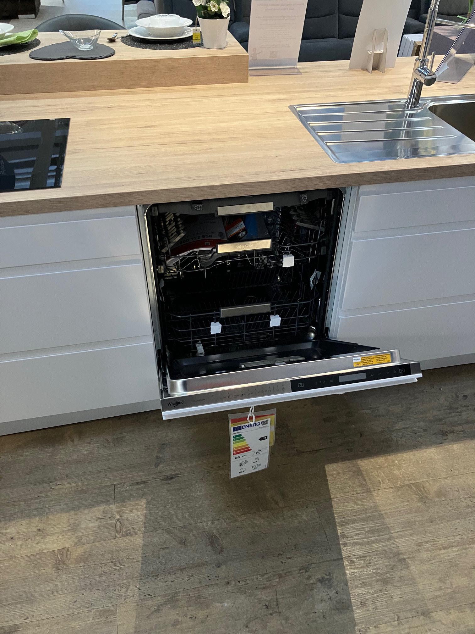 Kiállítási konyha beépített gépekkel - Vertico