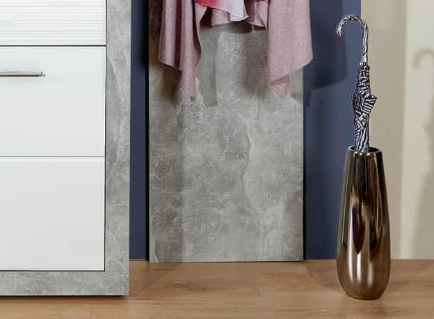 Regenschirm-Behälter in Metalloptik